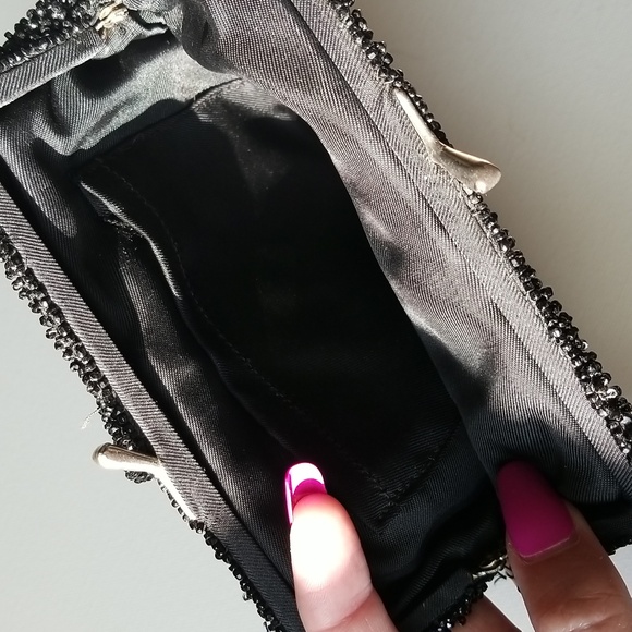 Vintage Black Beaded and Floral Embroidered Clutch Wrislet Purse - Picture 6 of 12